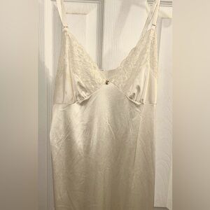 Vanity Fair VTG Women's Midi Ivory Slip Dress w Lace Trim Pink Flower Size 32/S